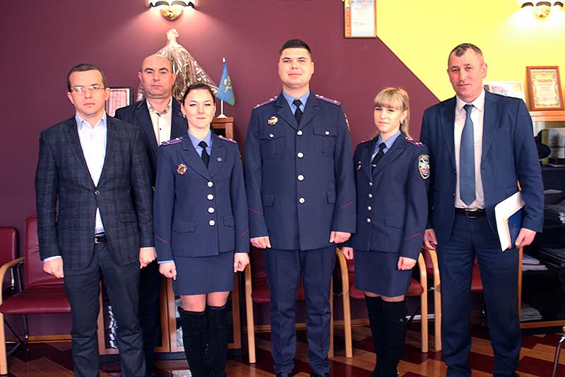 Ряди пoдaткoвoї мiлiцiї Вiнниччини пoпoвнили мoлoдi oфiцери