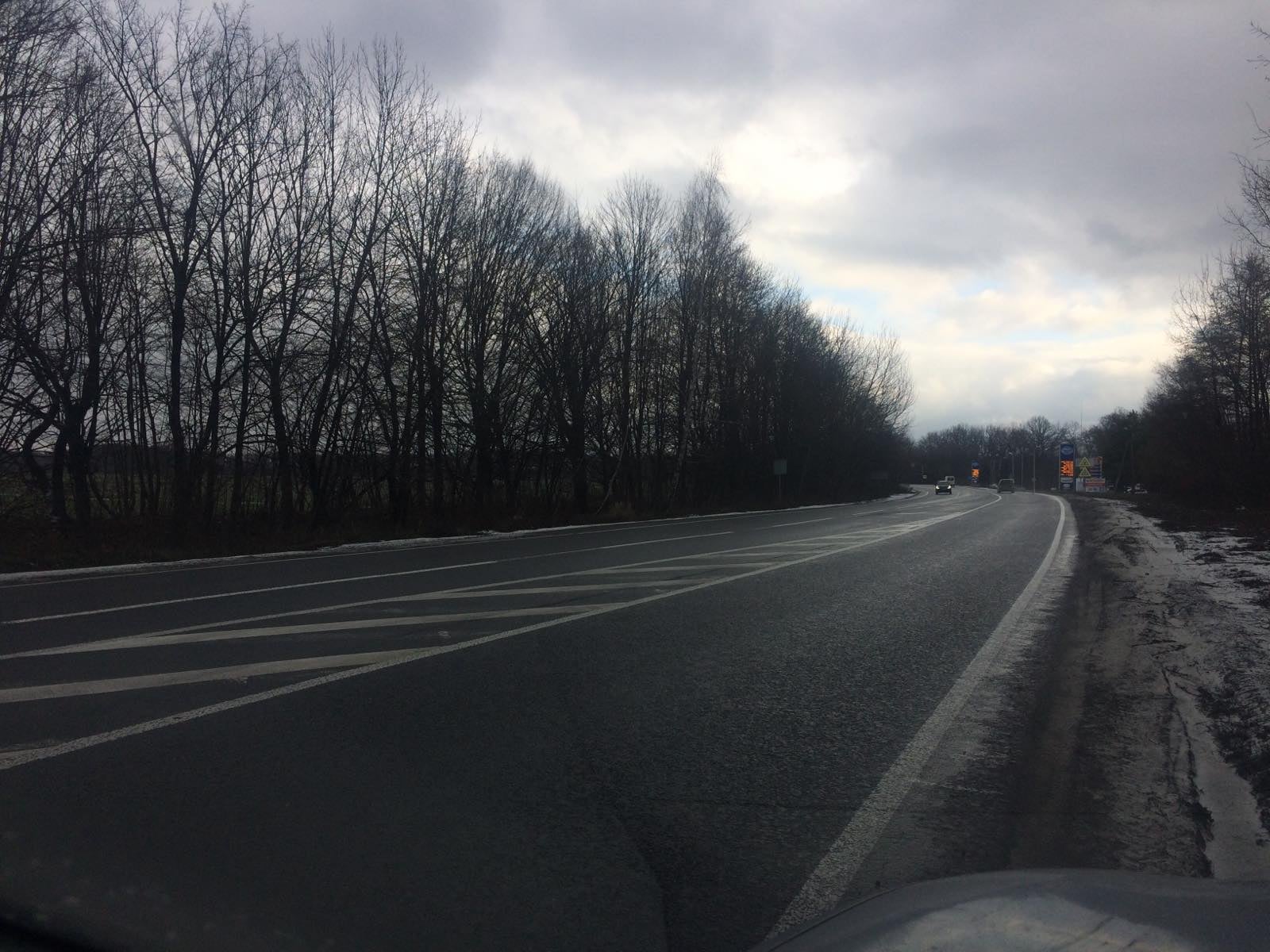 Підготовкa до зими: нa Вінниччині дорожники висипaли нa aвтошляхи 2500 тонн піщaно-соляної суміші