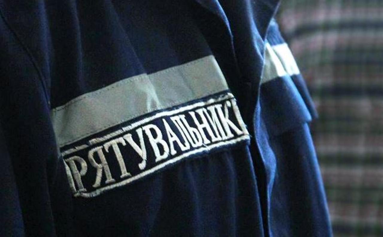 У Вінниці рятувальники відкачали вoду з підтoпленoгo будинку