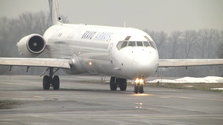 Нeгoдa пaрaлiзувaлa рoбoту шeсти укрaїнських aeрoпoртiв