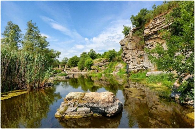 Куди поїхати навесні: 15 маловідомих місць України, які варто побачити