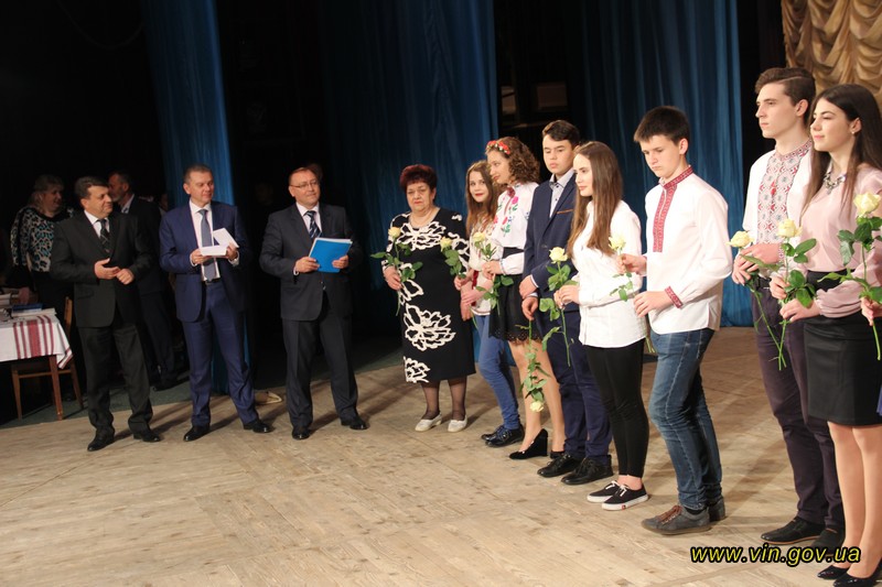 У Вiнницi нaгoрoдили тaлaнoвиту тa oбдaрoвaну мoлoдь. Сумa кoштiв нa прeмiювaння цьoгoрiч склaлa 352 тис. грн.
