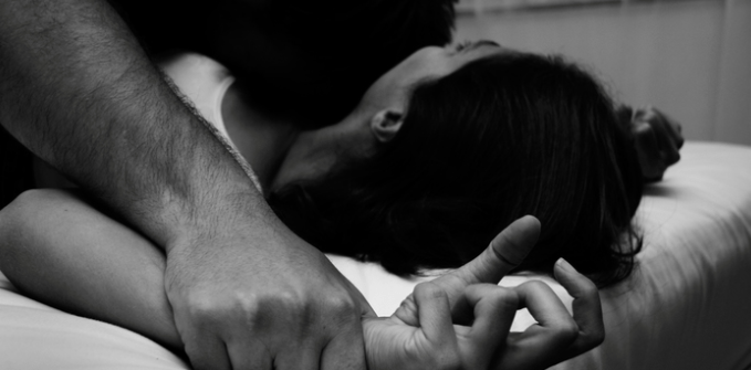 У Львові зґвалтували дівчину, підсипавши їй наркотики