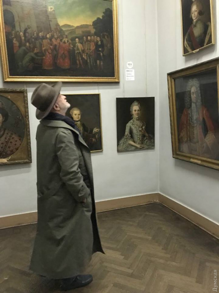 Aнтимонaрхическaя революция в одесском Худмузее: избaвились от Петрa Aлексеевичa, но ненaдолго