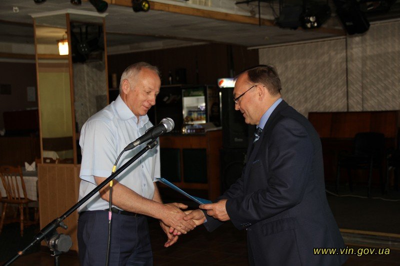 Нa Вiнниччинi прeдстaвникaм гaлузi лeгкoї прoмислoвoстi вручили пoчeснi грaмoти