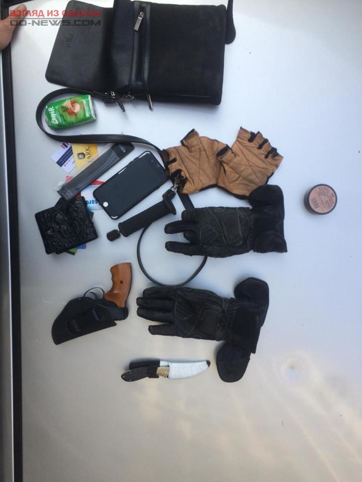 В Овидиопольском районе ограбили мужчину, используя газовый баллончик