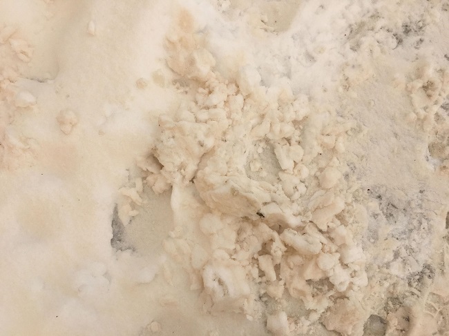 Официально: оранжевый снег в Одессе — песок из Сахары