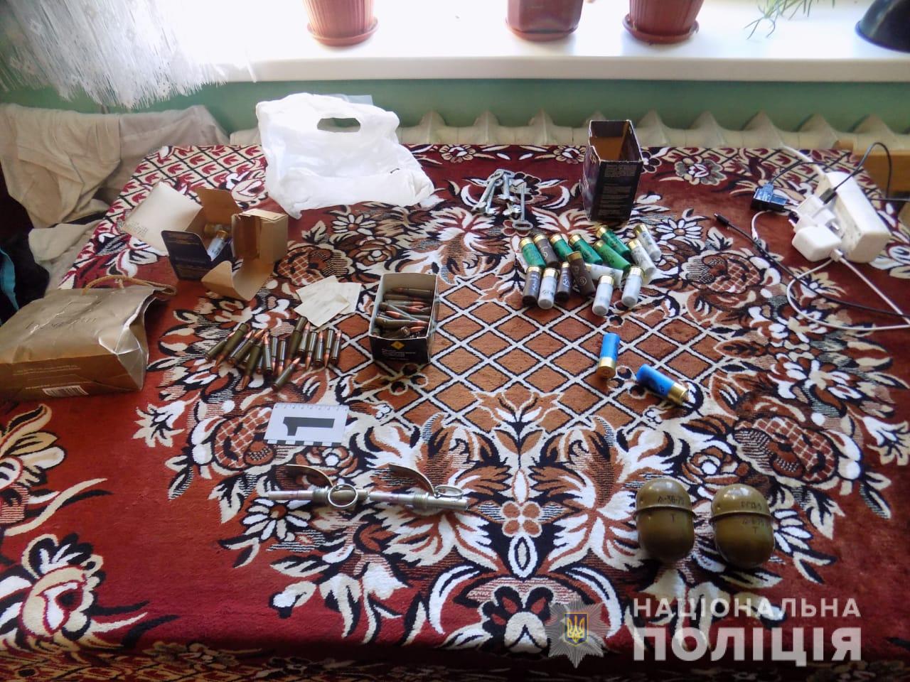 На Вінниччині чоловік зберігав в своєму домі боєприпаси з АТО