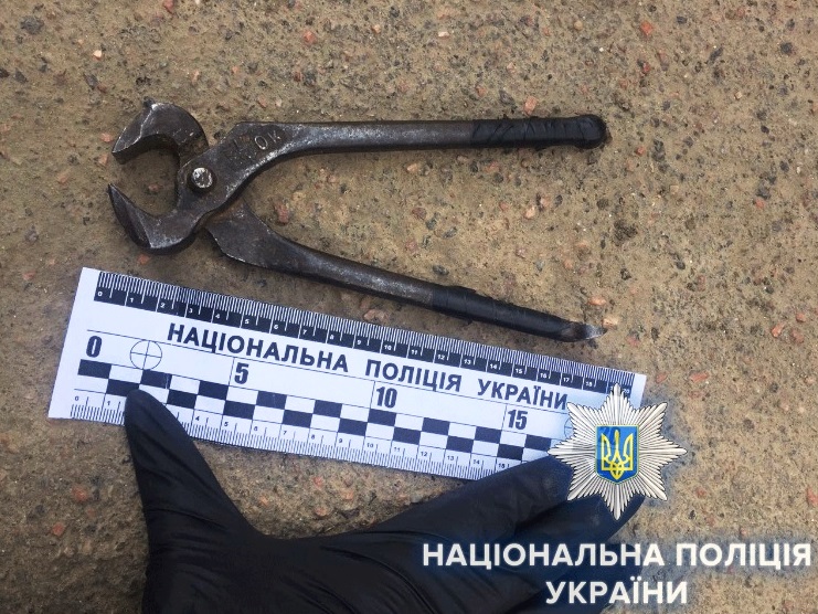 Житель Теплодара задержал мужчину, который воровал кабеля на крыше многоэтажки