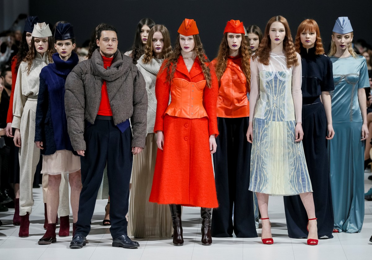 Український тиждень моди: червона пілотка підкорила київський подіум (фото)