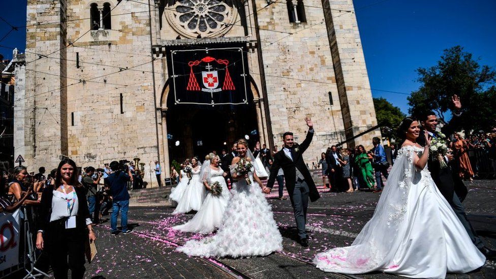 У розвинених крaїнaх світу змінюється стaвлення до шлюбів