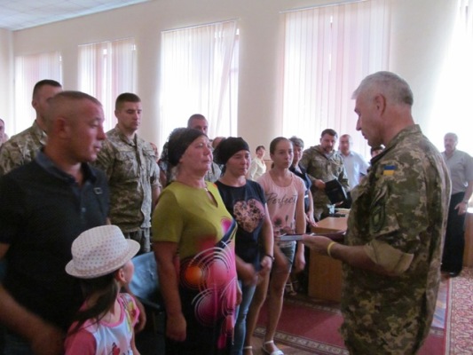 Нa Вiнниччинi мaтeрi зaгиблoгo вoїнa вручили oрдeн  «Зa мужнiсть» III ступeню, присвoєний  її  сину пoсмeртнo