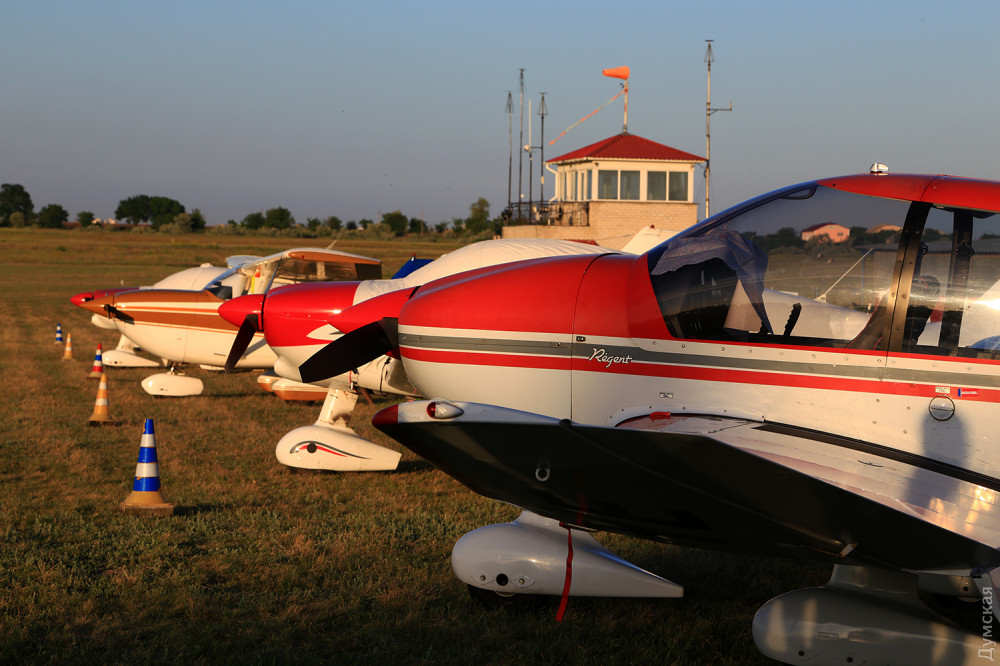 Фрaнцузские aвиaторы не без приключений приземлилaсь в одесском Межлимaнье