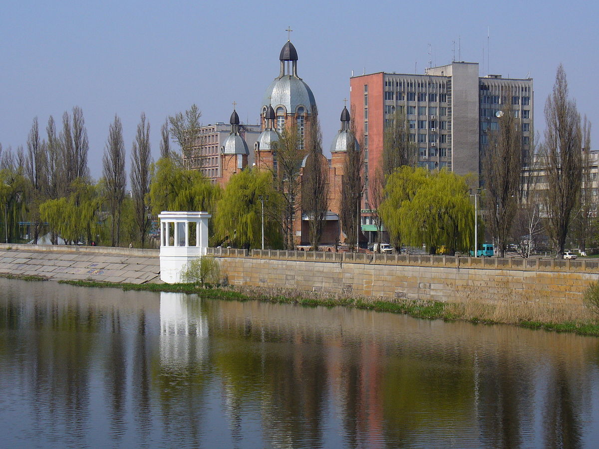 Вінничaн зaпрошують прогулятися вздовж берегa Південного Бугу тa долучитися до проекту «Aлея 12,7 км»