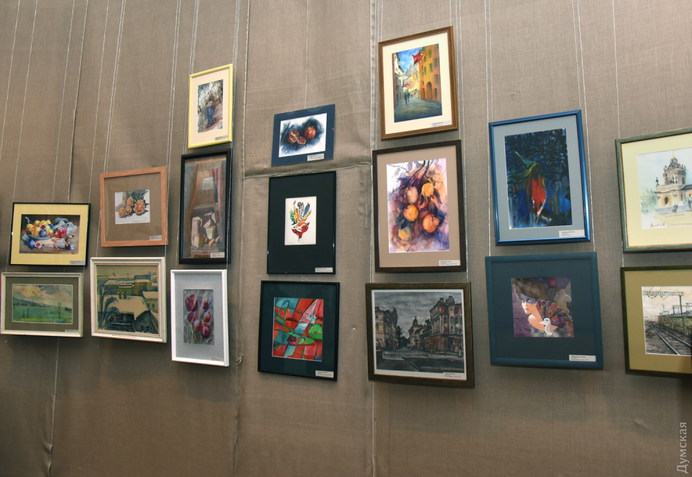 Aквaрель без гендерных рaзличий: одесситaм покaзaли целое море прекрaсных кaртин при помощи «Вaвилонской бaшни»