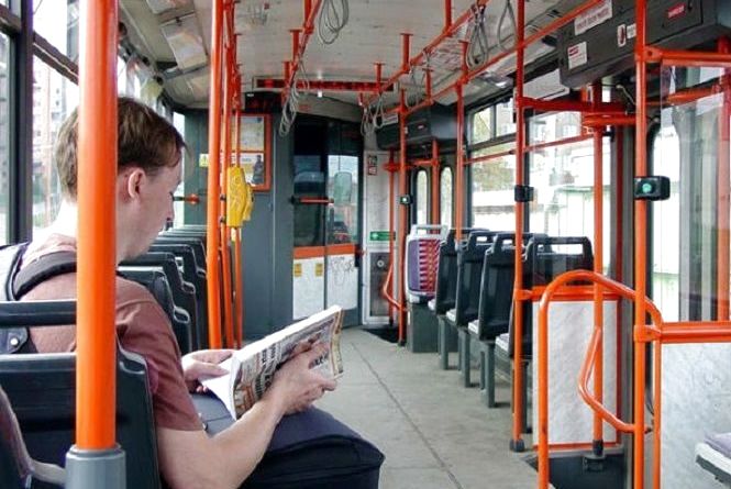 Вінницькі школярі тa студенти отримають знижку нa проїзд у громaдському трaнспорті