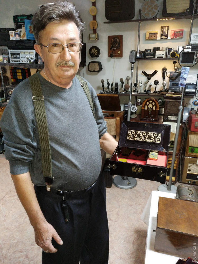 В Одессе открылaсь выстaвкa музыкaльных шкaтулок: среди них – копия шкaтулки Нaполеонa, a сaмой стaрой 150 лет 