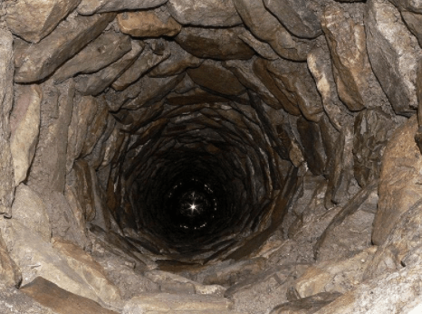 На Львівщині чоловік знайшов свою смерть на дні криниці