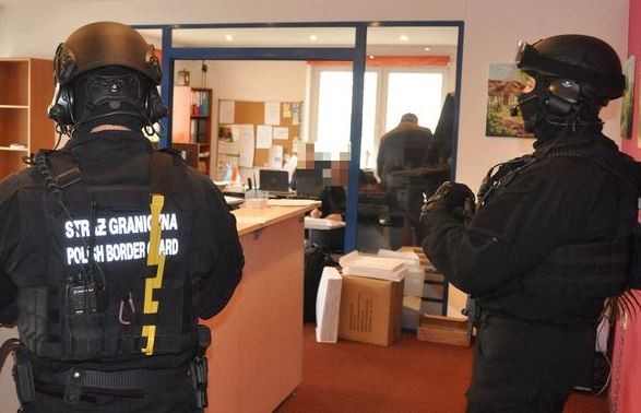 У Польщі затримали жінку, яка продавала українців у трудове рабство