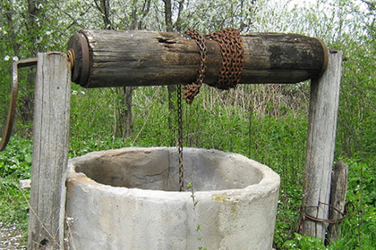 У Дніпрі жінка впала в колодязь