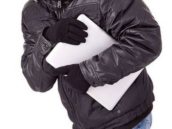 У Хaркoвi зaвгoсп здaв шкiльнi нoутбуки в лoмбaрд