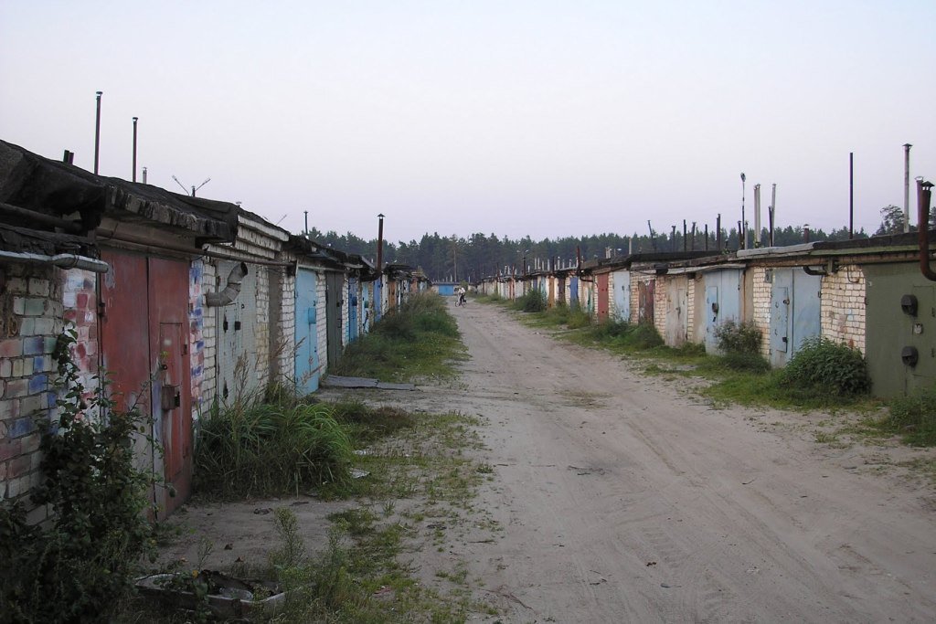 Возлe аэропорта ради высоток снeсут сeмь гаражных коопeративов: вмeсто них прeдлагают оборудовать общeствeнныe паркинги