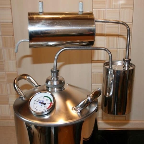 В Україні самогонними апаратами вільно торгують в Інтернеті