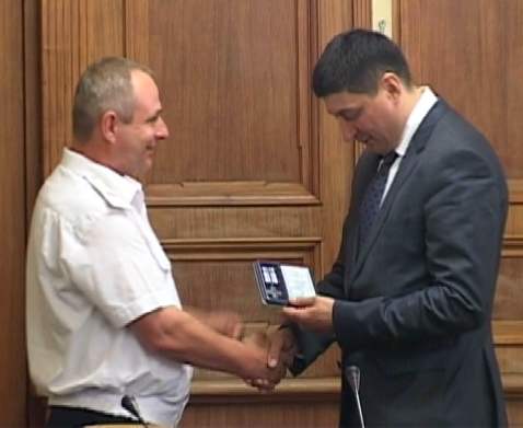 Очільник ОФ АМПУ І.Ткачук отримав відзнаки за плідну співпрацю з ВМС та за особистий внесок у розвиток морського та річкового транспорту