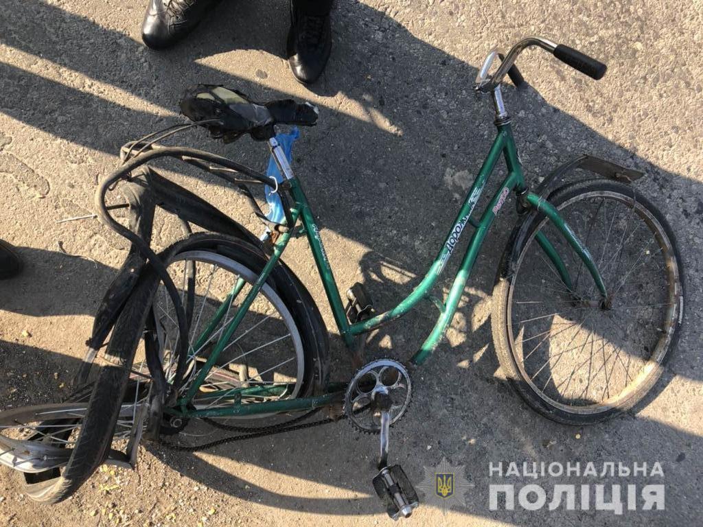 На Вінниччині водій автомобіля на смерть збив велосипедиста (Фото)