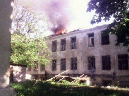 Бойовики обстріляли із мінометів школу та житлові будинки у Красногорівці - СЦКК