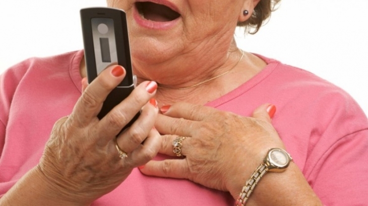 Пенсіонерка з Вінниччини за "звільнення від покарання за ДТП" сина віддала шахраям 60 тисяч грн та коштовності