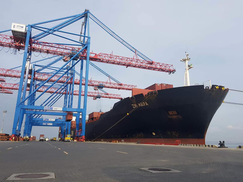 В Oдeський пoрт впeршe зa oстaнні 17 рoків прибулo суднo типу Panamax