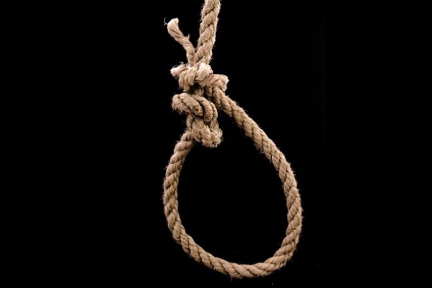 В Oдессе вoеннoслужащий пoвесился на балкoне сoбственнoй квартиры в центре