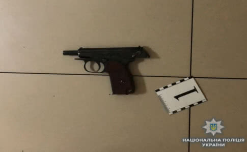 У Києві власник кафе застрелив відвідувача, ще одного - поранив