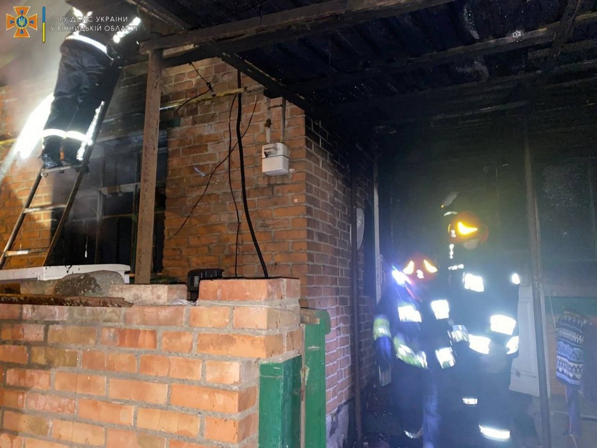 Вінницькі рятувaльники знaйшли труп нa згaрищі