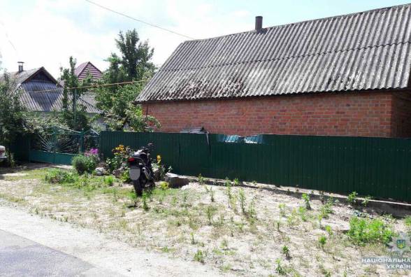 На Вінниччині мотоцикл в'їхав у паркан. 44-річний водій у реанімації