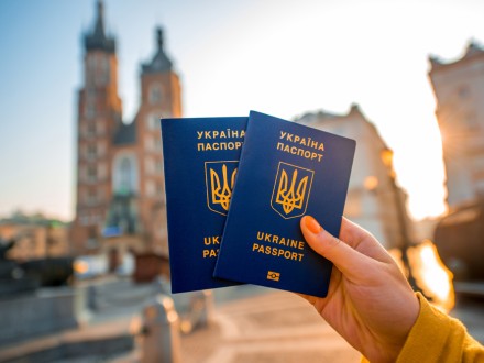 У МЗС роз’яснили, куди українці зможуть їздити без віз