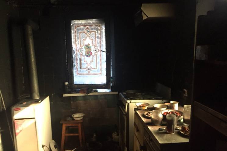 На Харківщині жінка переплутала олію та паливо: Її госпіталізували зі значними опіками