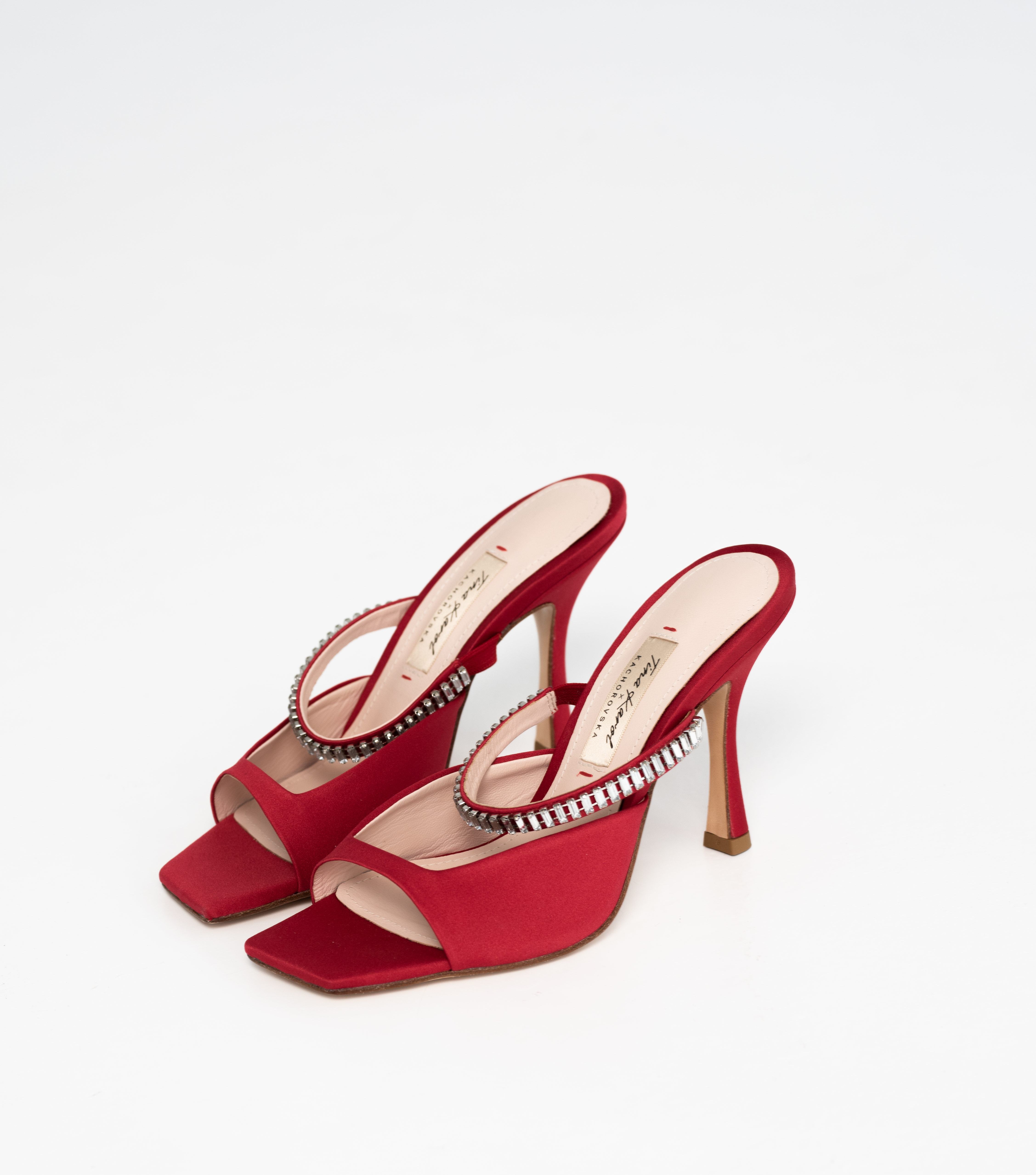 Українці Канади продадуть на аукціоні лоти від Тіни Кароль, Віталія Кличка та пса Патрона  для допомоги 93-й бригаді "Холодний Яр"