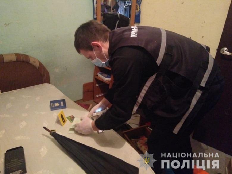 У Києві вітчим знайшов у ванній кімнаті тіло свого вбитого пасинка
