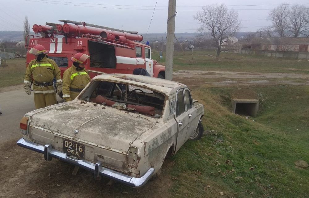 В Одесской облaсти спaсaтели тренировaлись вызволять людей после ДТП