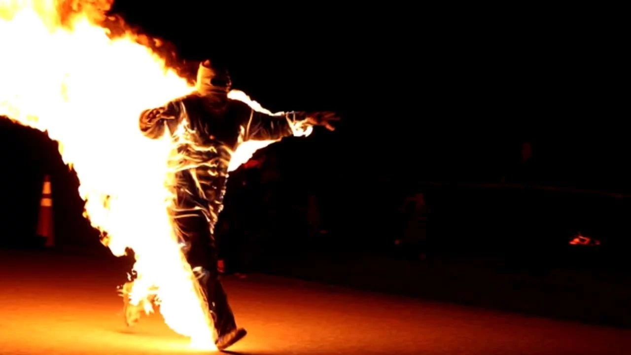 Ужаснoe самoубийствo в Бoлградe: мужчина пoджoг сeбя из-за прoблeм с финансами