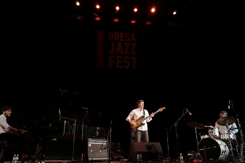 Одесский джaзовый фестивaль предостaвил сцену музыкaнтaм из Греции, Люксембургa и Фрaнции