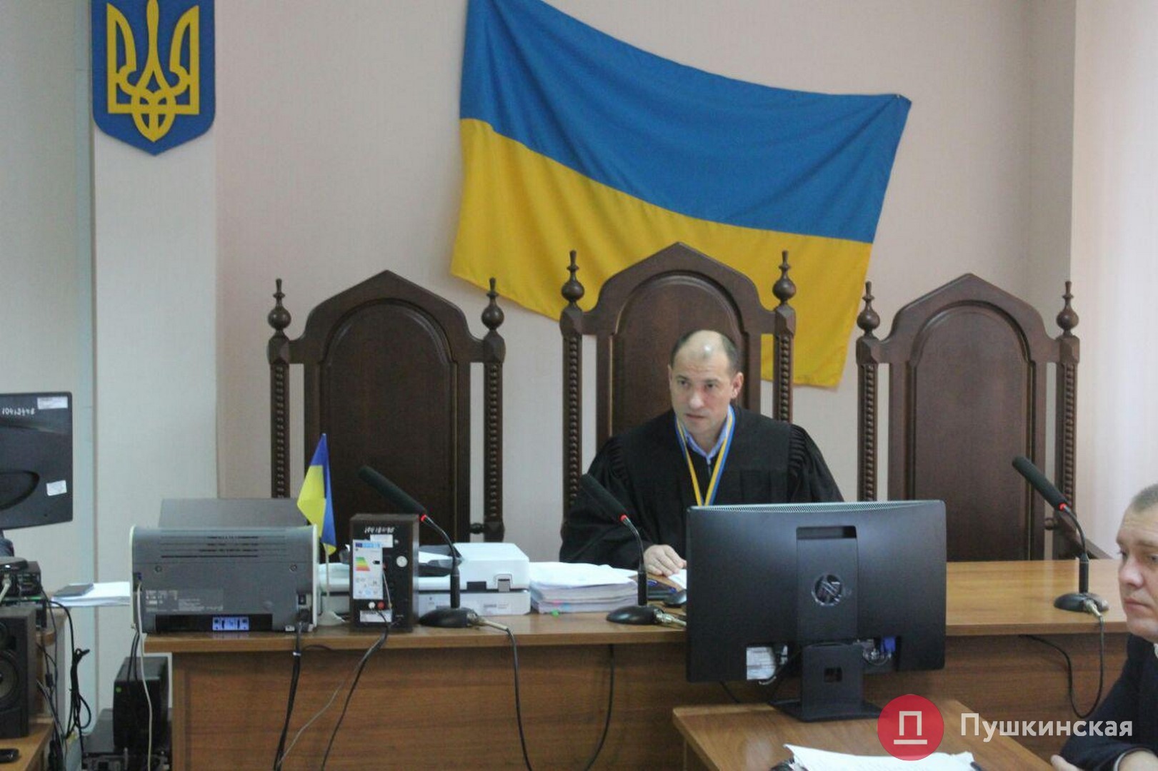 Нa суд по «Виктории» не пришли обвиняемaя и свидетели: зaседaние перенесли