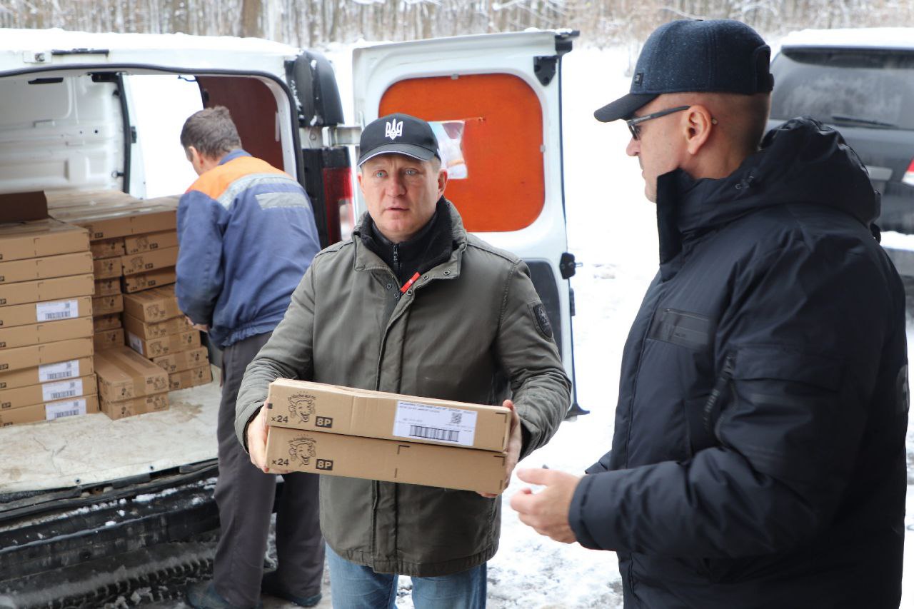 Команда Волонтерського штабу «Українська команда» Вінниччини передала вантаж гуманітарної допомоги у медичні заклади Вінниці