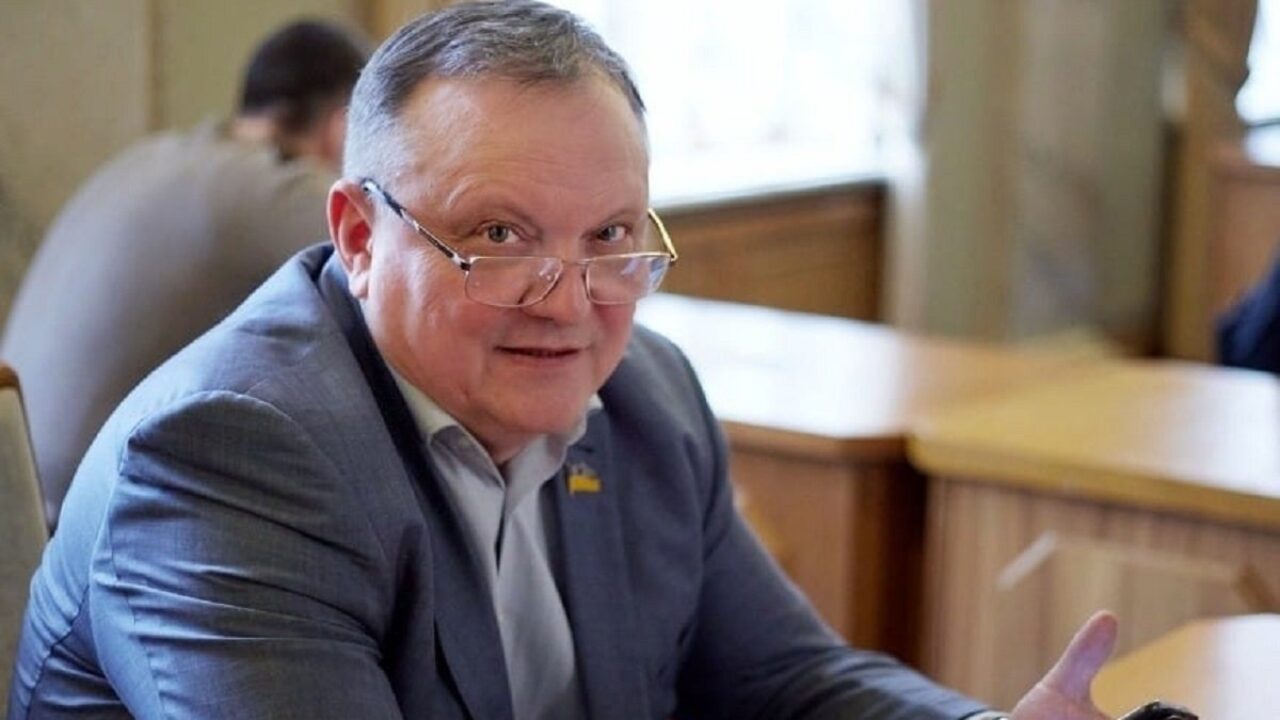 Нардеп від Вінниччини пересилав колезі еротичне відео (ФОТО, ВІДЕО)