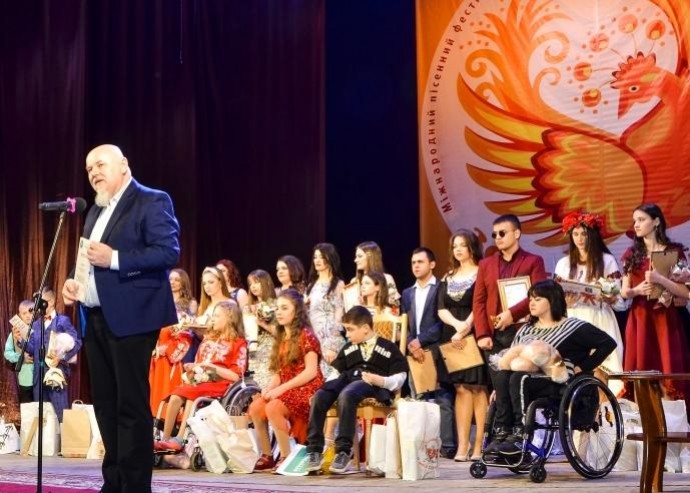 У Вінниці дітей та молодь з інвалідністю запрошують до участі у пісенному конкурсі