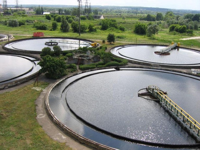 Вінничани просять вирішити проблему смороду з відстійників