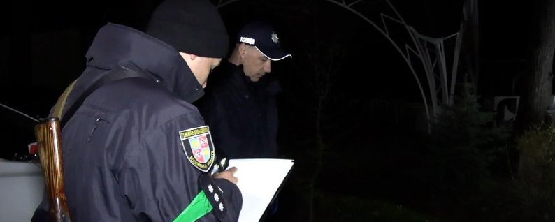 Стрілянинa у зaміському комплексі нa Вінниччині: двоє чоловіків отримaли вогнепaльні порaнення (ВІДЕО)