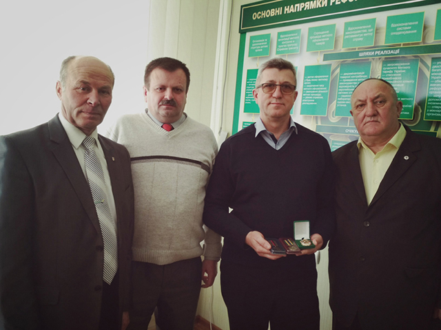 У Вінницькій митниці відзначили учасника бойових дій на сході